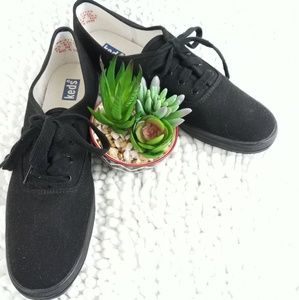 Keds Flats SZ 8.5 Black EUC